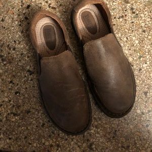 Nice never worn Born walking shoes